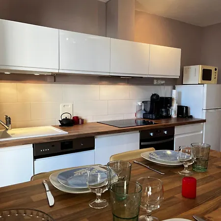 Appartamento T2 + à – 4 Couchages, Terrasse, à 100 M De La